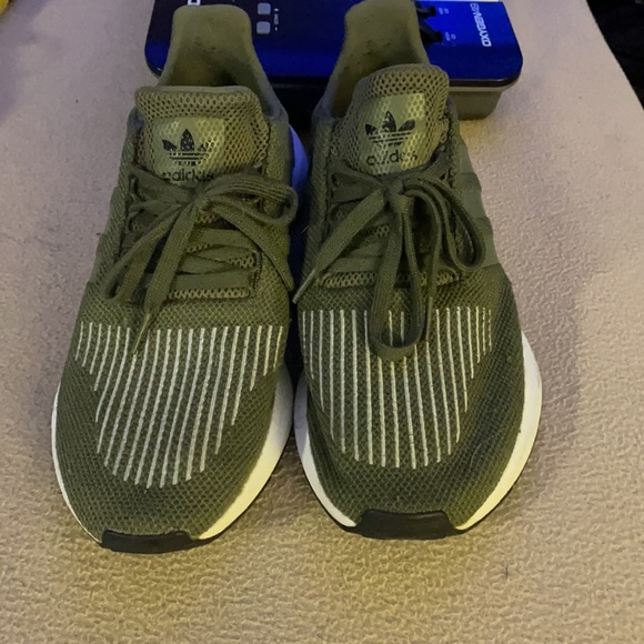 Adidas - Picture 3 of 3